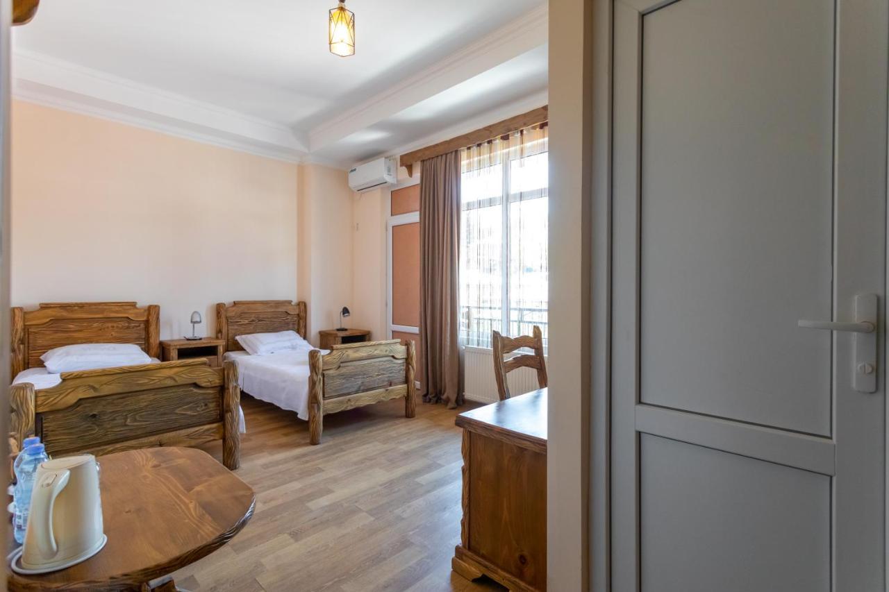 קוטאיסי Hotel Phasis מראה חיצוני תמונה