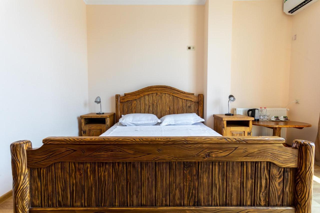 קוטאיסי Hotel Phasis מראה חיצוני תמונה