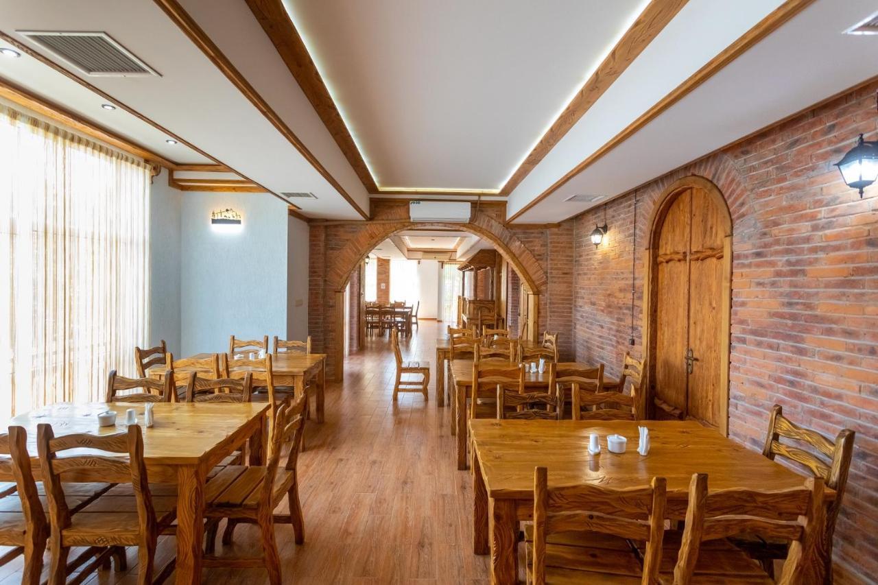 קוטאיסי Hotel Phasis מראה חיצוני תמונה